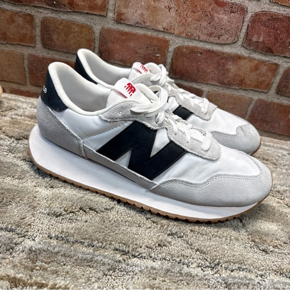 New Balance 327  White and Black Sneakers men’s Sz 11 D - Picture 5 of 12